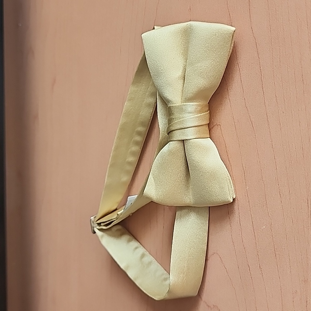 Adjustable Pre-tied Bow Tie  - Gold
